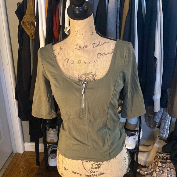 Guess Top - Picture 2 of 8